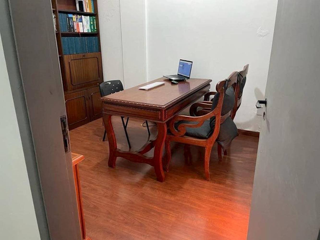 Foto 11 de 14: Comercial em leilão em Pelotas - RS — Sala Comercial no "Ed. Córdova" - Centro - Pelotas/RS
