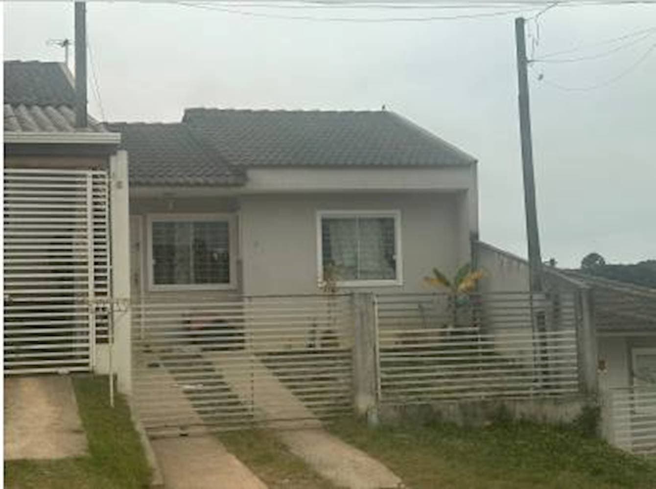 Foto 4 de 16: Casa em leilão em Colombo - PR — Casa de Condomínio em Embu - Colombo/PR