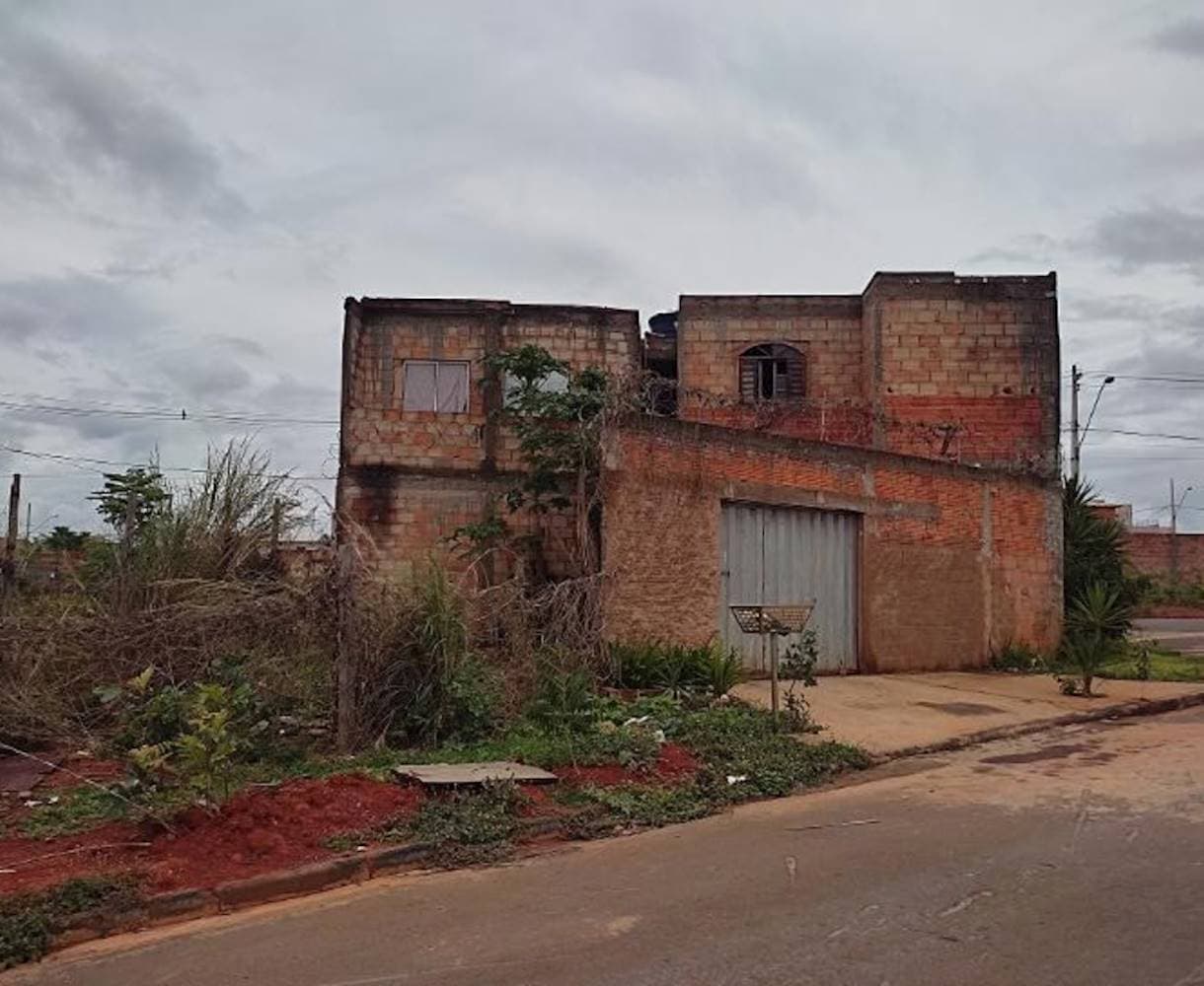 Foto 3 de 5: Casa em leilão em Montes Claros - MG — Casa em Terra Jardim - Montes Claros/MG