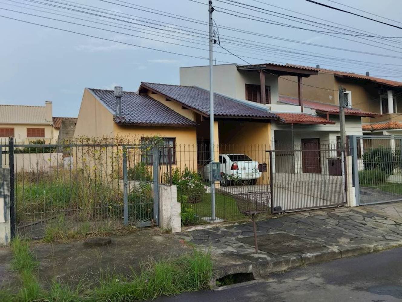Foto 2 de 18: Casa em leilão em Porto Alegre - RS — Casa em Hípica - Porto Alegre/RS