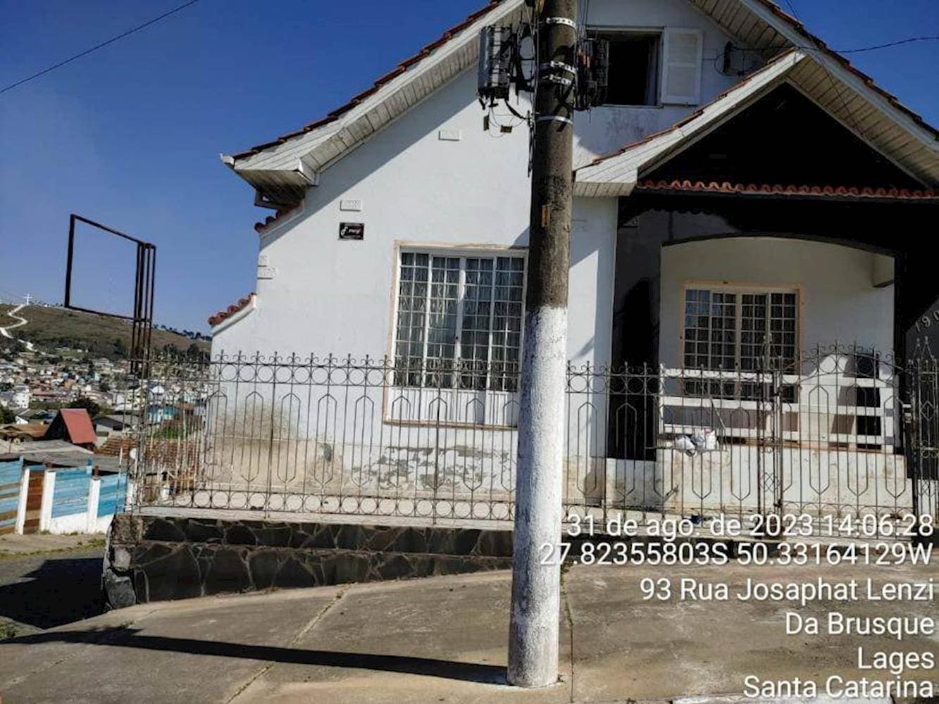Foto 2 de 13: Casa em leilão em Lages - SC — Casa, Padrão, 1 vaga(s) de garagem