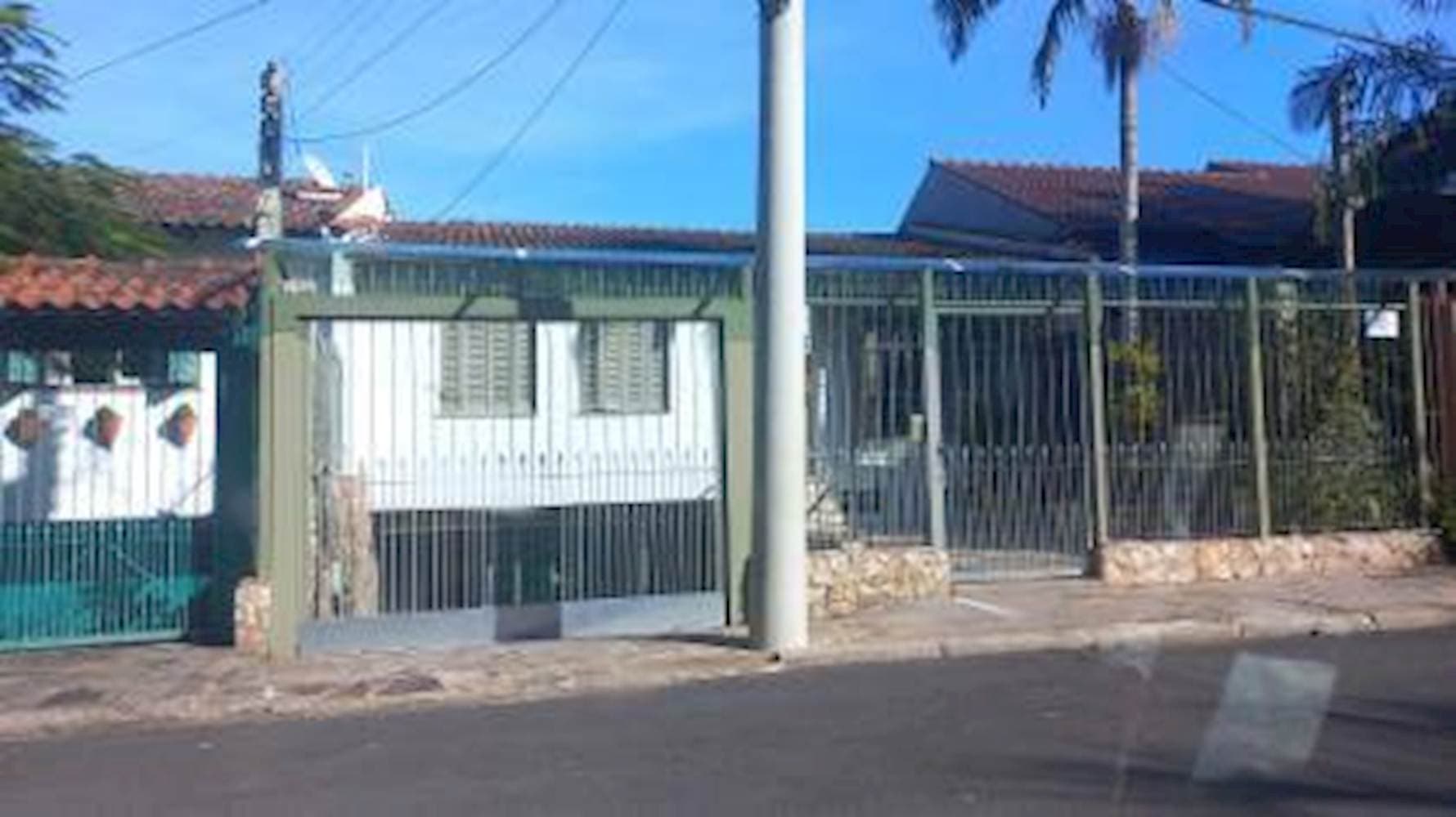 Foto 3 de 6: Casa em leilão em Porto Alegre - RS — Casa, Padrão, 0 vaga(s) de garagem