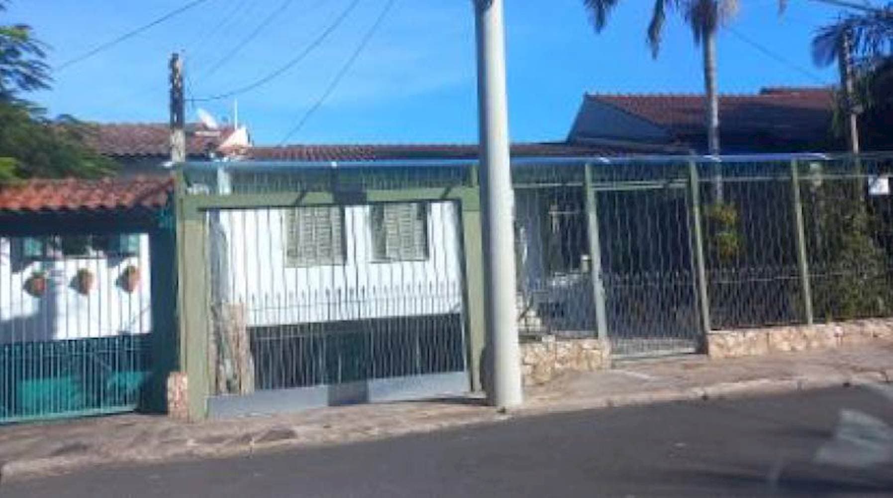 Foto 6 de 6: Casa em leilão em Porto Alegre - RS — Casa, Padrão, 0 vaga(s) de garagem