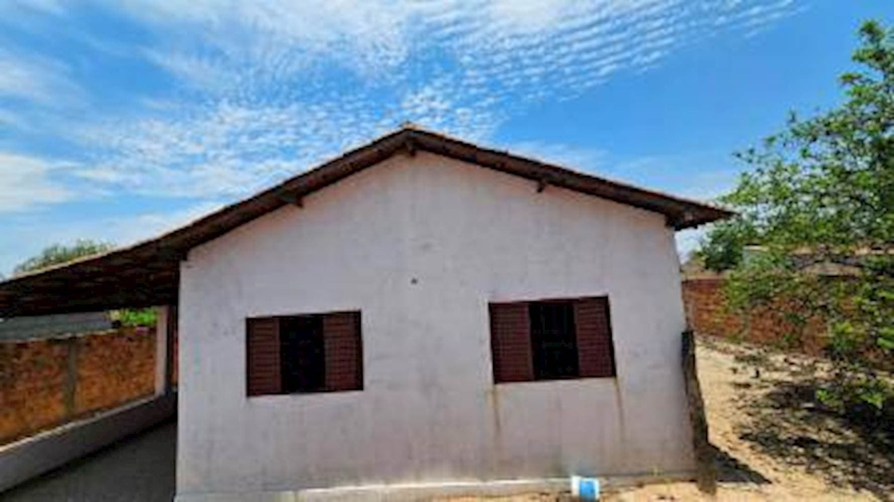 Foto 5 de 17: Casa em leilão em Urucuia - MG — Casa, Padrão, 1 vaga(s) de garagem