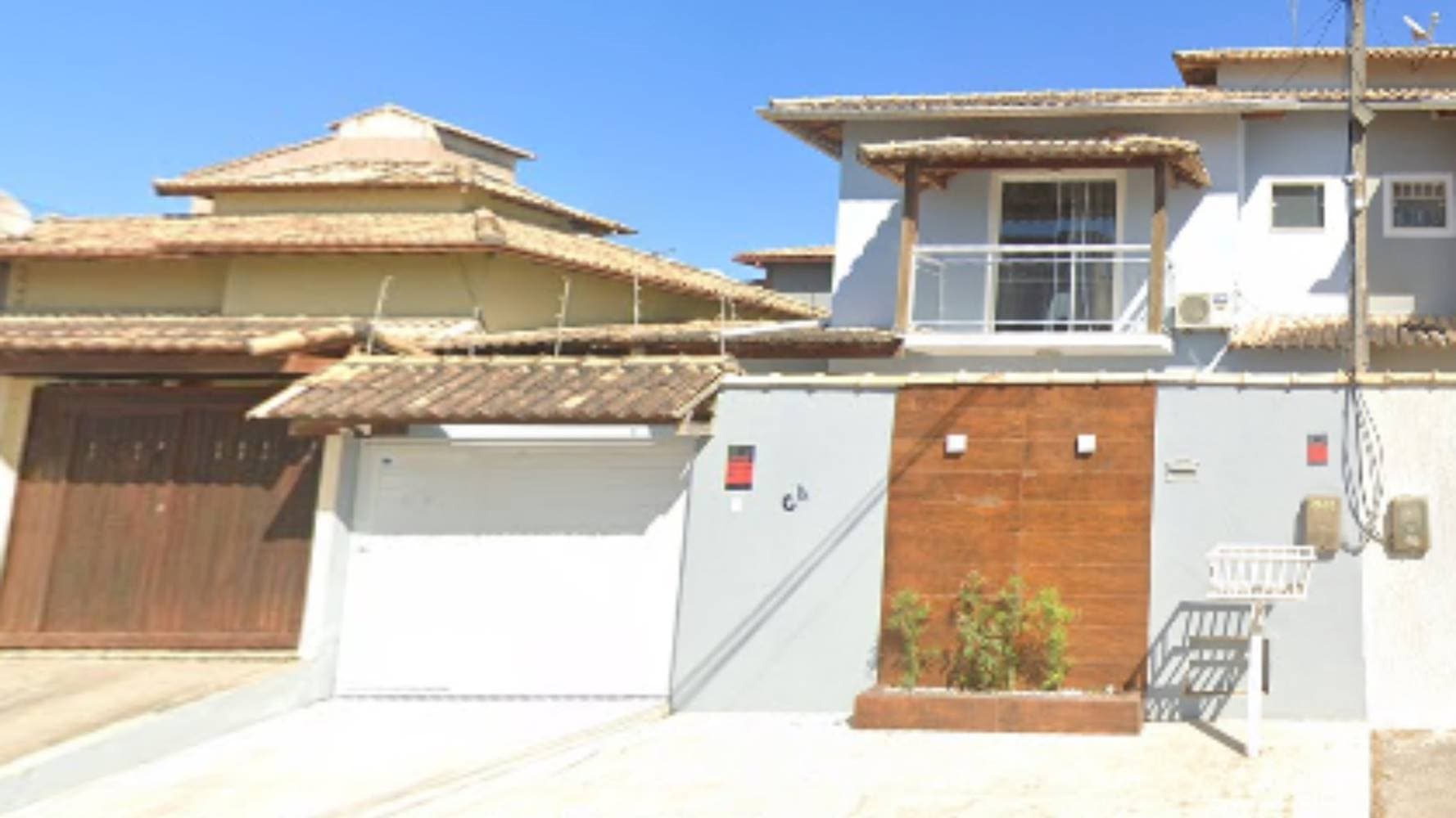 Foto 1 de 5: Casa em leilão em Rio das Ostras - RJ — Casa no "Village Rio das Ostras" - Rio das Ostras/RJ