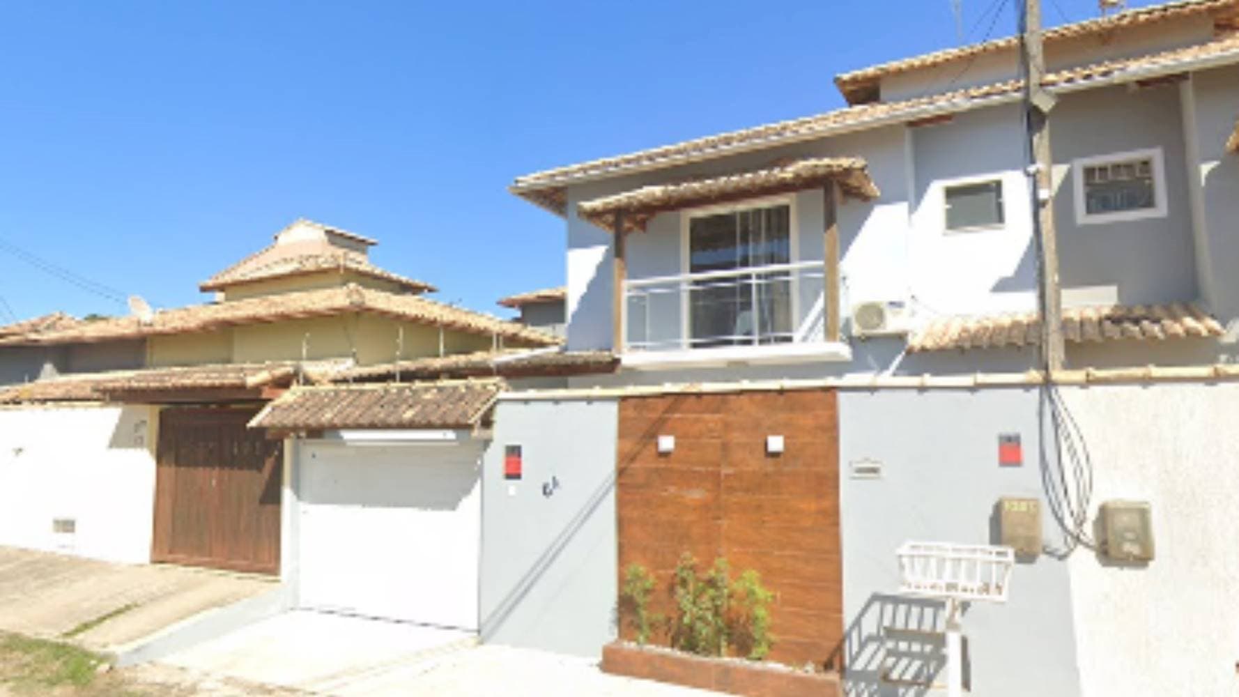 Foto 3 de 5: Casa em leilão em Rio das Ostras - RJ — Casa no "Village Rio das Ostras" - Rio das Ostras/RJ