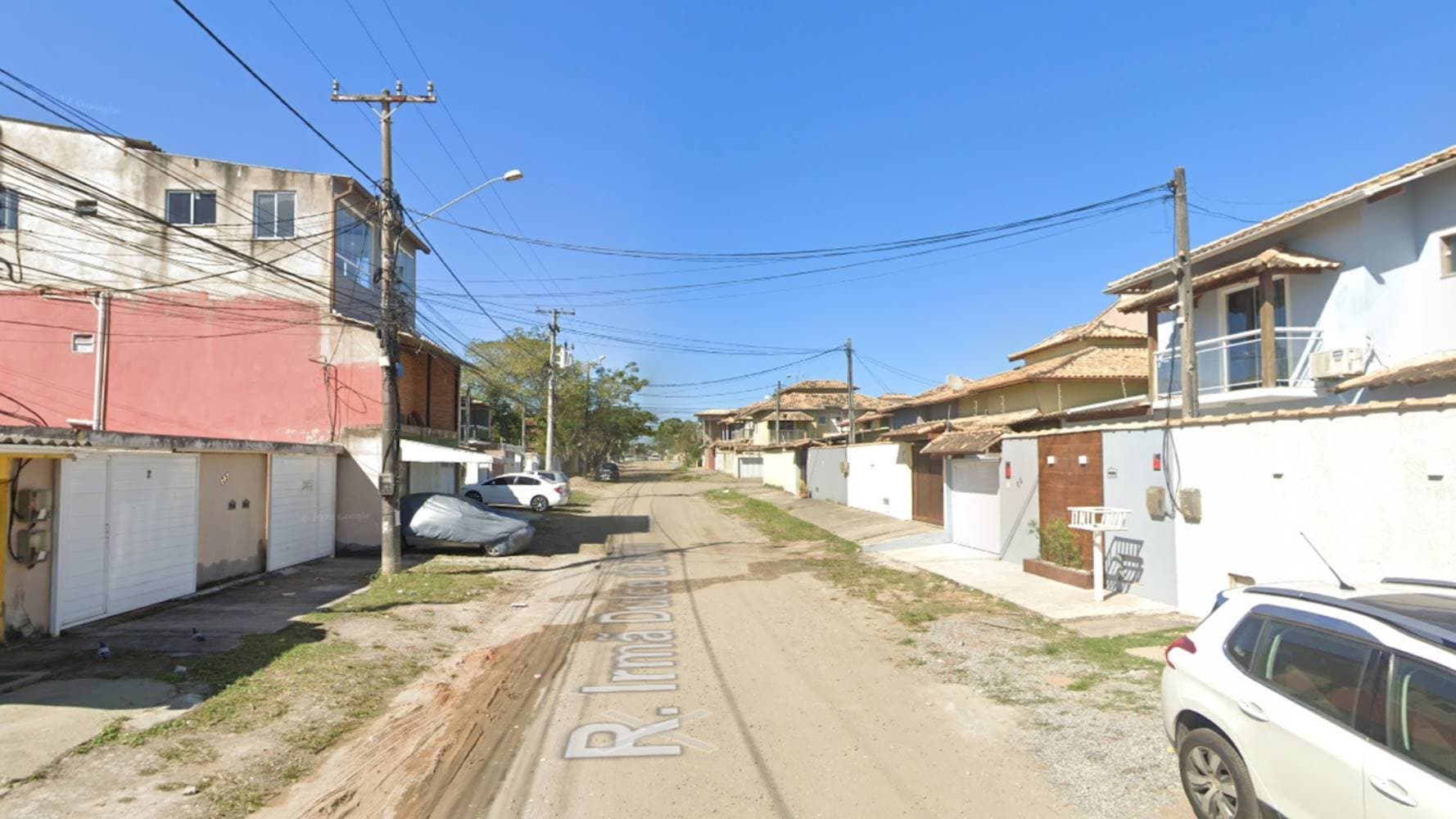 Foto 4 de 5: Casa em leilão em Rio das Ostras - RJ — Casa no "Village Rio das Ostras" - Rio das Ostras/RJ