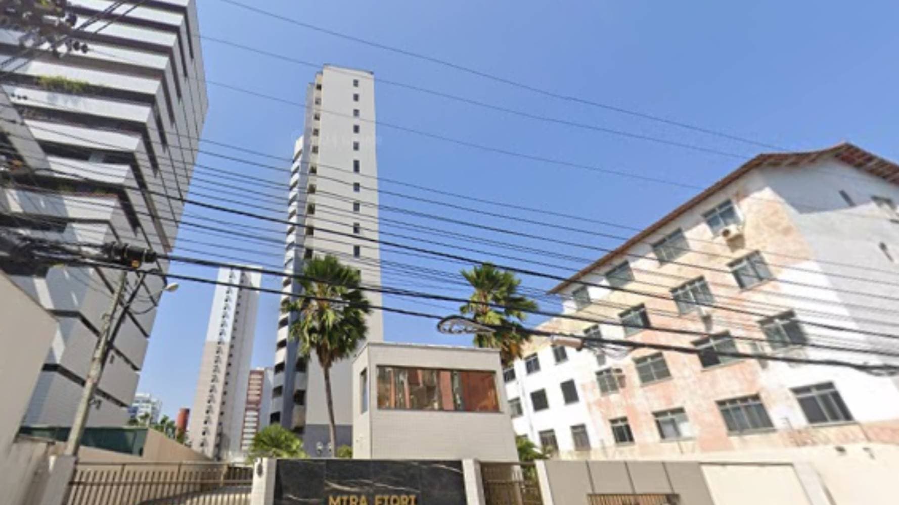 Foto 3 de 5: Apartamento em leilão em Fortaleza - CE — Apartamento no "Edifício Mirafiori" - Varjota - Fortaleza/CE