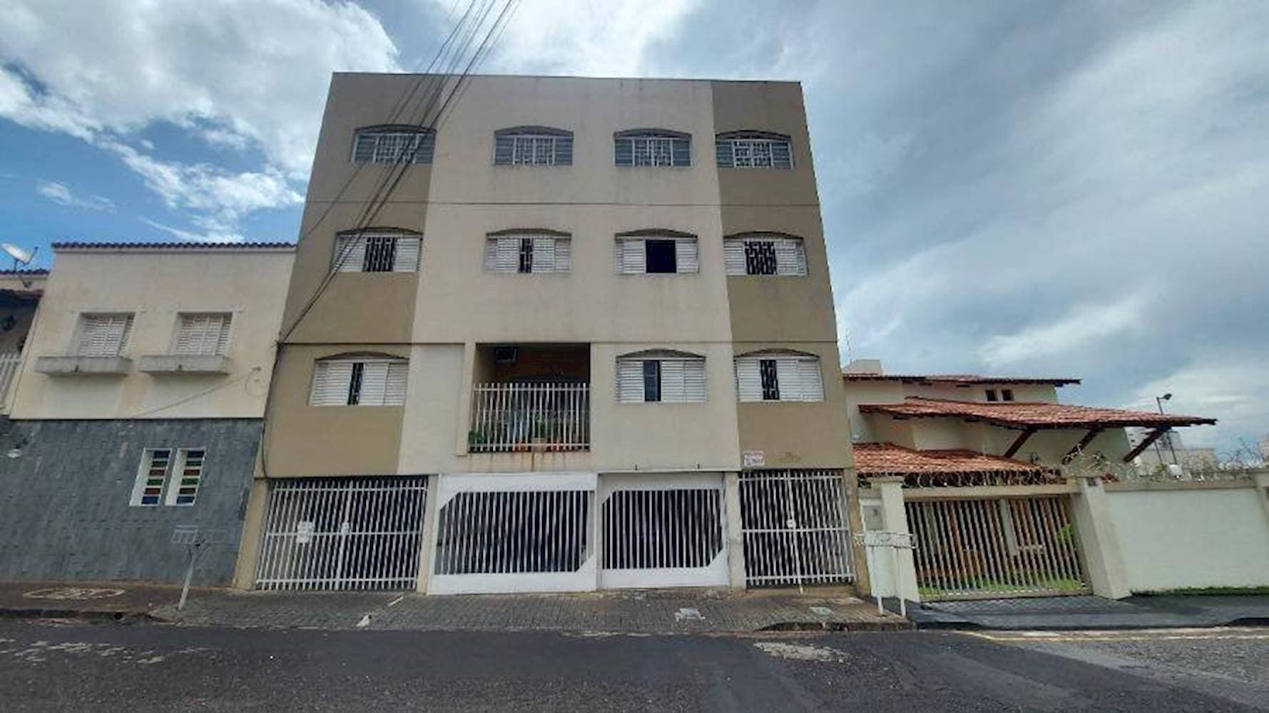 Foto 1 de 7: Apartamento em leilão em Uberlândia - MG — Apartamento em Tabajaras - Uberlândia/MG