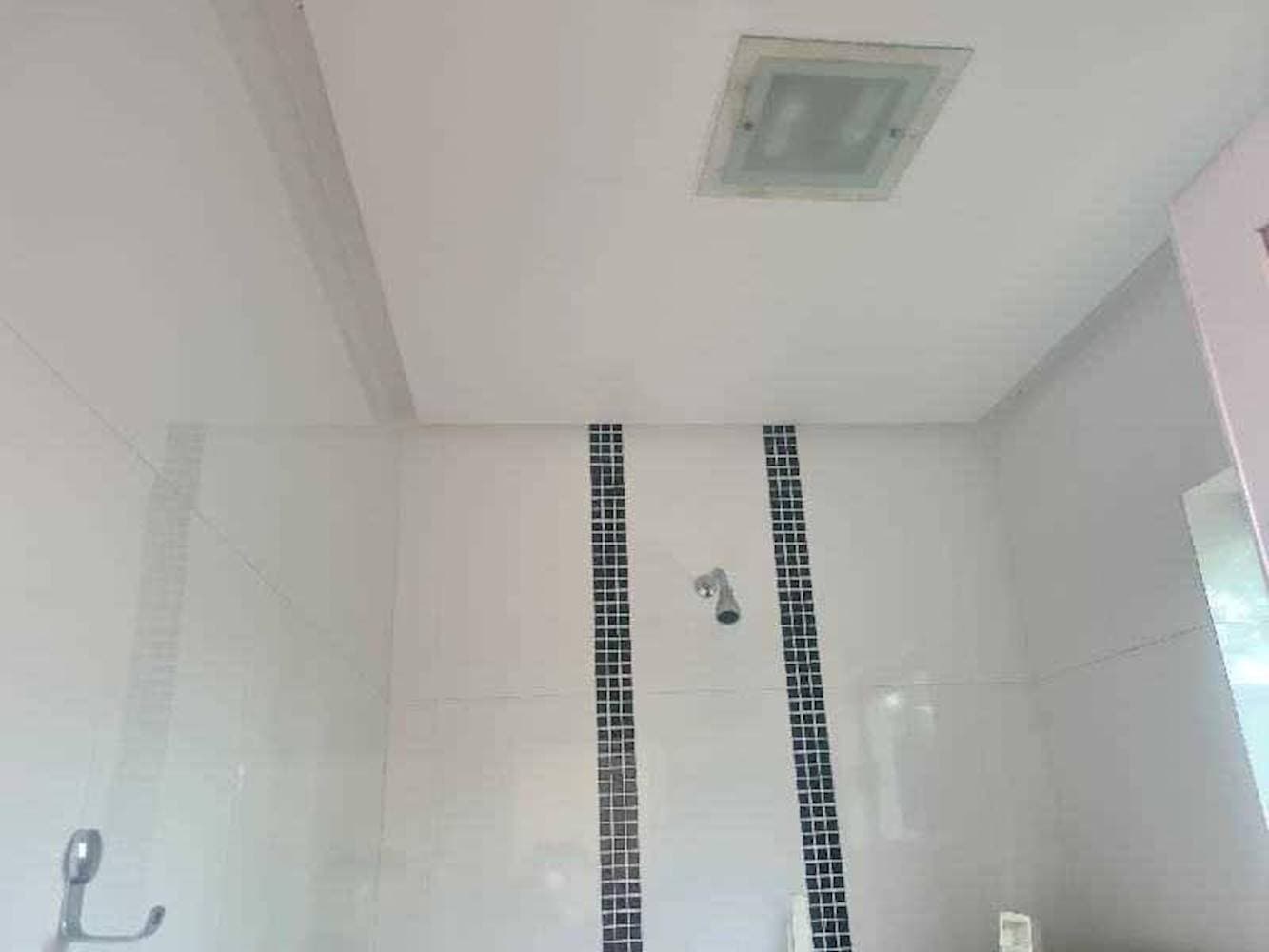 Foto 46 de 60: Casa em leilão em Goiânia - GO — Casa no "Condomínio Do Lago" - Goiânia/GO