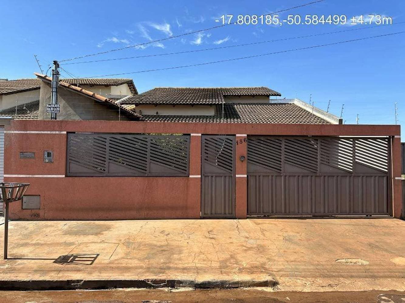 Foto 1 de 38: Casa em leilão em Santa Helena de Goiás - GO — Casa no Parque Residencial Isaura em Santa Helena De Goiás/GO