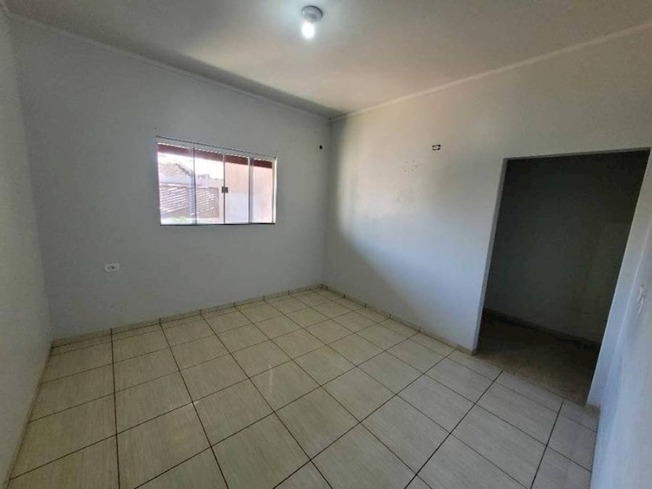 Foto 10 de 38: Casa em leilão em Santa Helena de Goiás - GO — Casa no Parque Residencial Isaura em Santa Helena De Goiás/GO