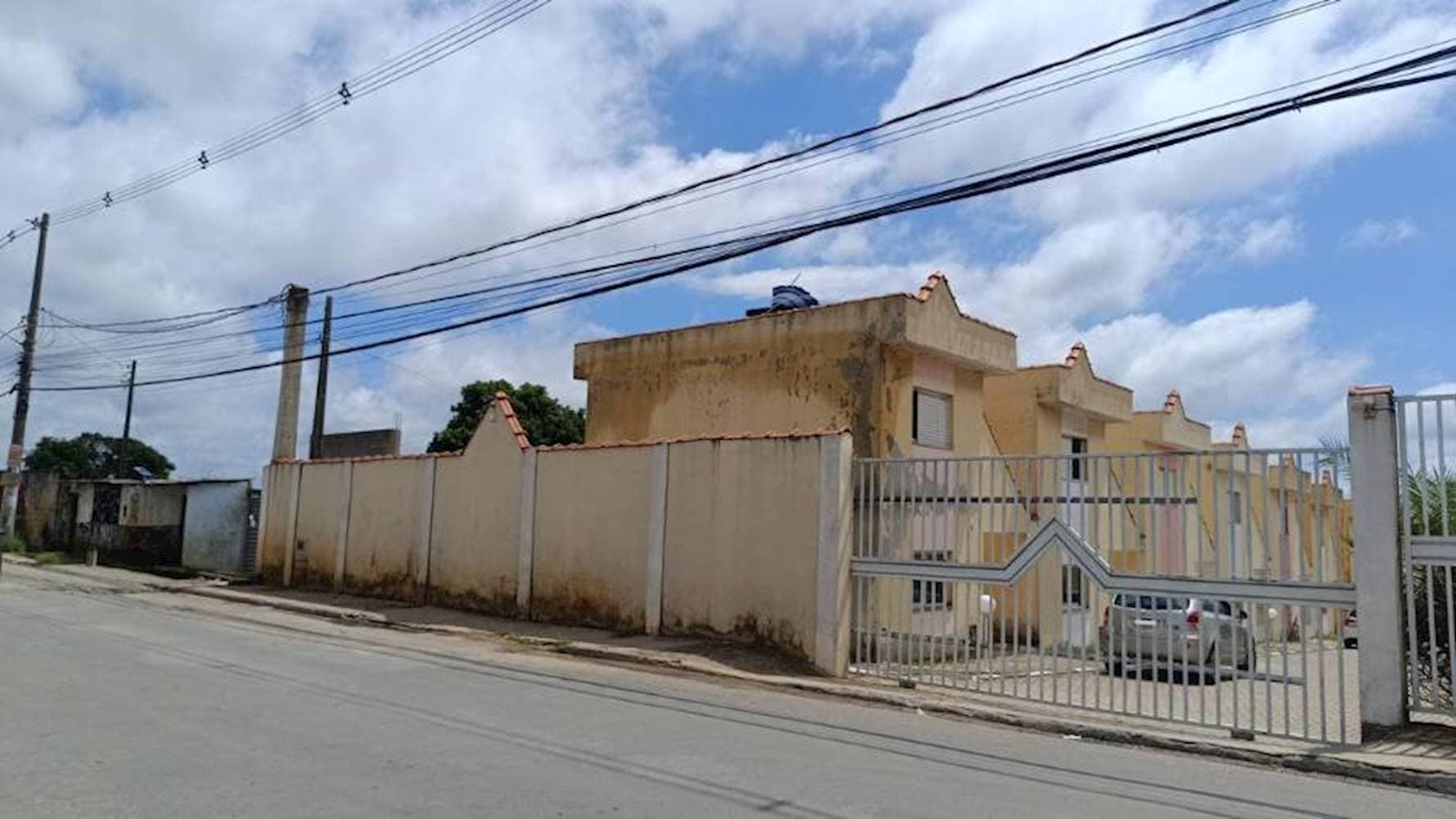 Foto 1 de 18: Casa em leilão em Suzano - SP — Casa de condomínio em Recreio Sertãozinho - Suzano/SP
