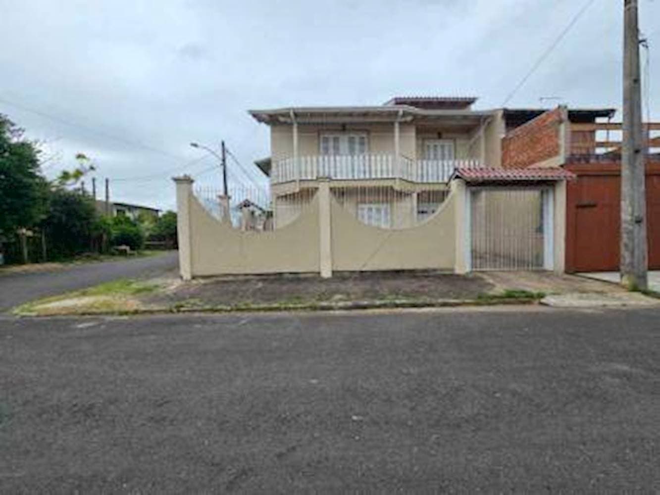 Foto 1 de 33: Casa em leilão em Canoas - RS — Casa em Estância Velha - Canoas/RS