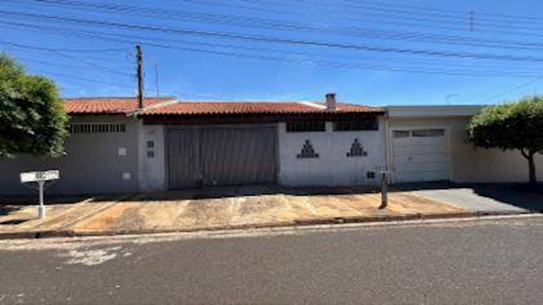 Foto 2 de 5: Casa em leilão em Jaboticabal - SP — Casa no "Conj. Hab Margarida Raimundo Berchieri" - Jaboticabal/SP