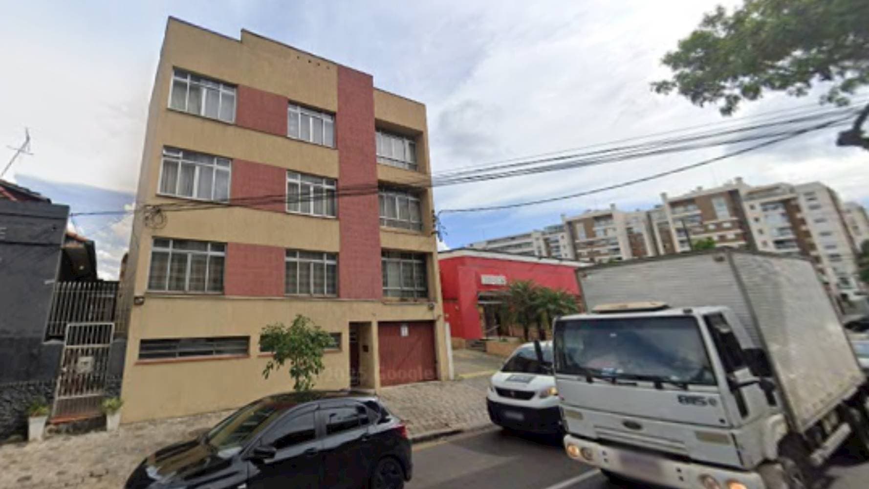 Foto 3 de 5: Apartamento em leilão em Curitiba - PR — Apartamento no "Edifício Nusiamara" - Centro - Curitiba/PR