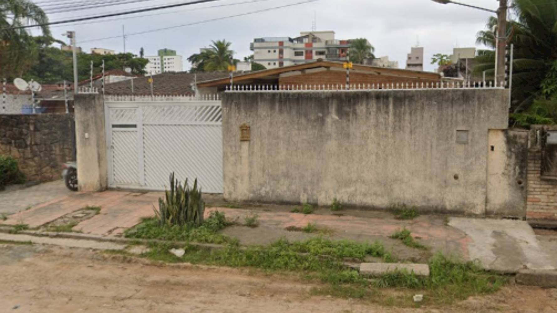Foto 3 de 6: Casa em leilão em Guarujá - SP — Casa no Parque Enseada - Guarujá/SP