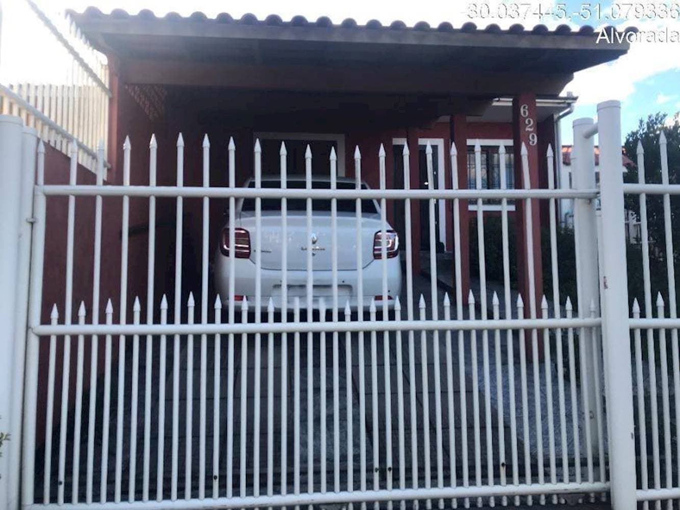 Foto 1 de 11: Casa em leilão em Alvorada - RS — Casa no Jardim Algarve - Alvorada/RS