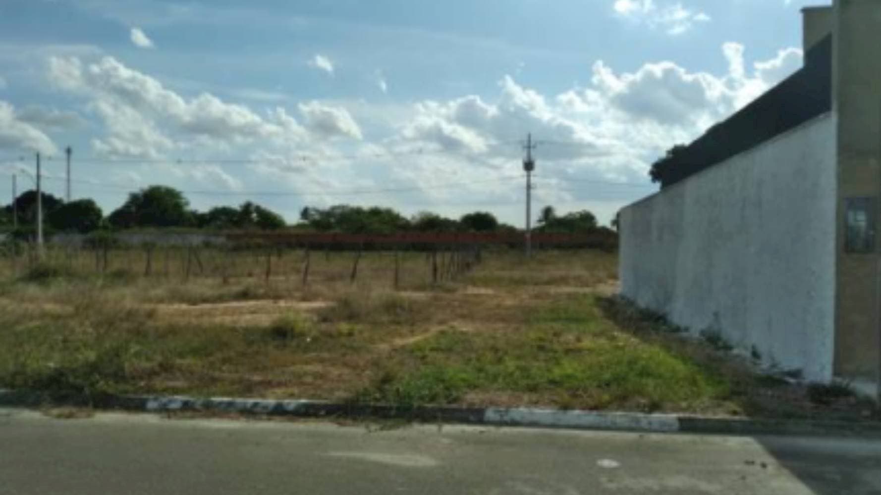 Foto 1 de 3: Terreno em leilão em Feira de Santana - BA — Terreno no Loteamento Veredas Feira de Santana -  Registro - Feira de Santana/BA