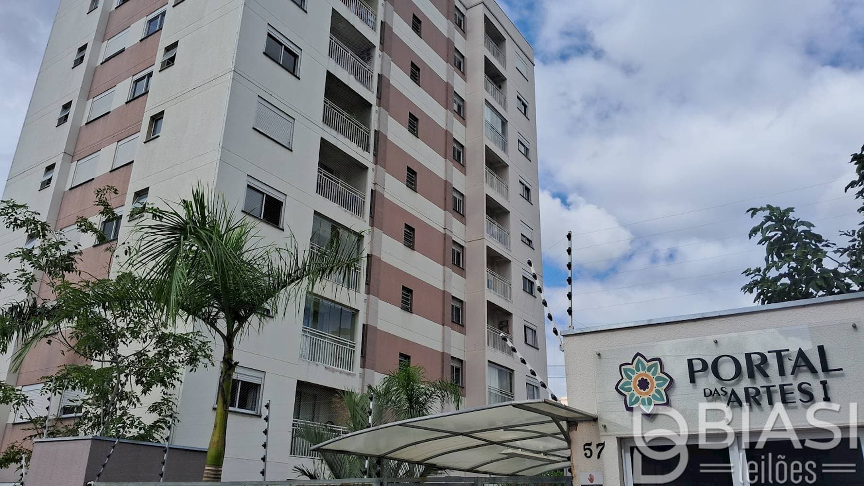 Foto 2 de 7: Apartamento em leilão em Embu das Artes - SP — Apartamento no "Condomínio Portal das Artes I' - Jardim Independência - Embu das Artes/SP