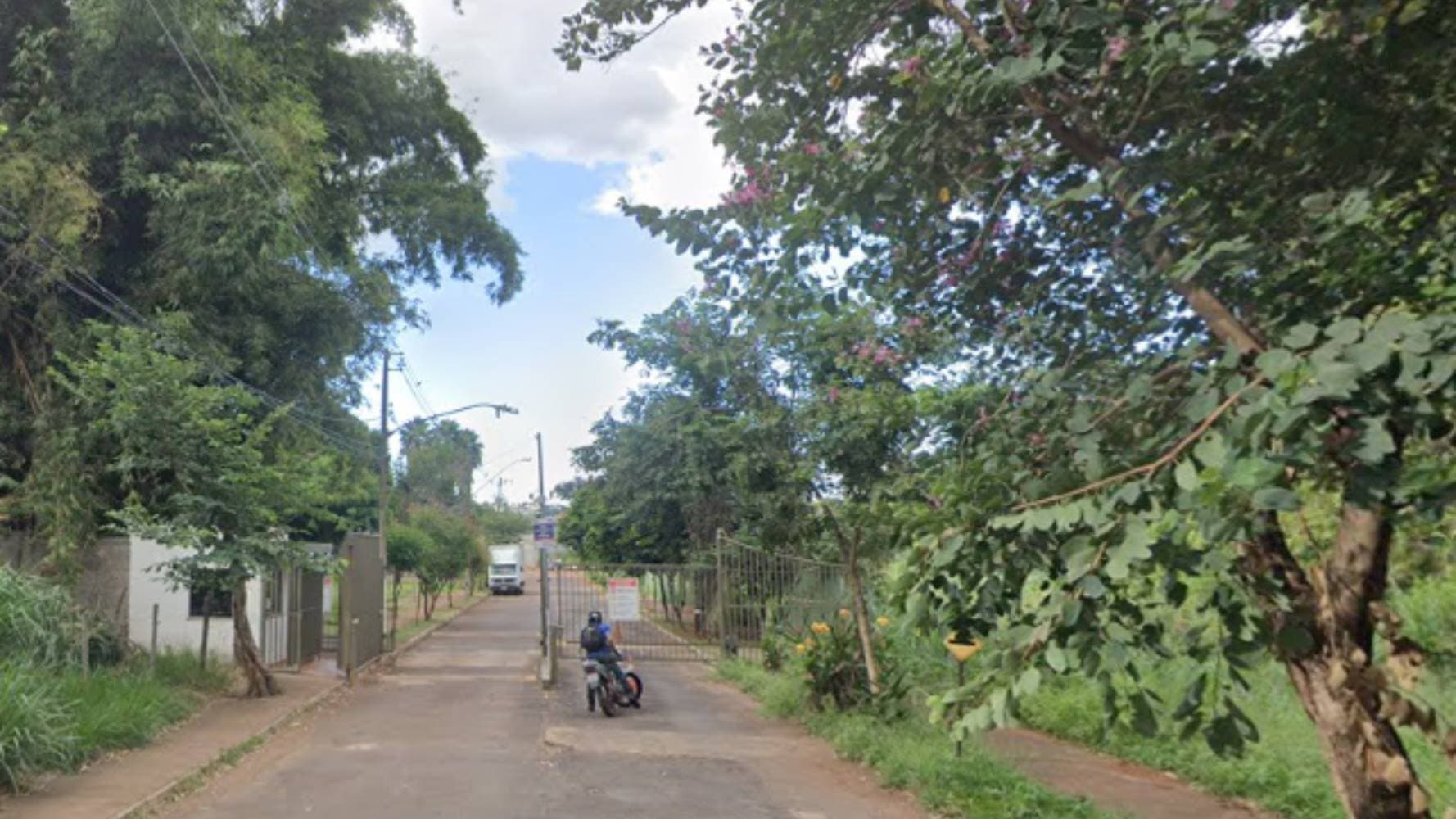 Foto 2 de 6: Apartamento em leilão em Uberlândia - MG — Apartamento no "Residencial Morada do Bosque"-  Jardim Patrícia - Uberlândia/MG