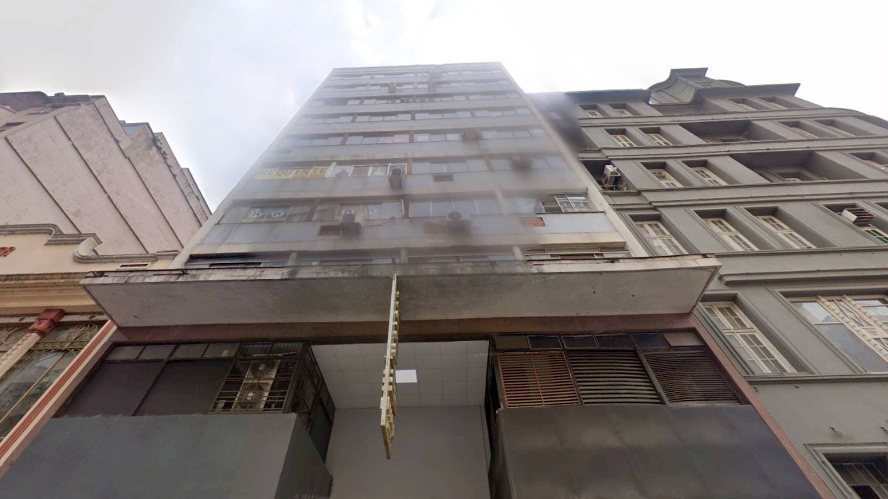 Foto 2 de 5: Comercial em leilão em Porto Alegre - RS — Sala Comercial na "Galeria Malcon" - Centro Histórico - Porto Alegre/RS