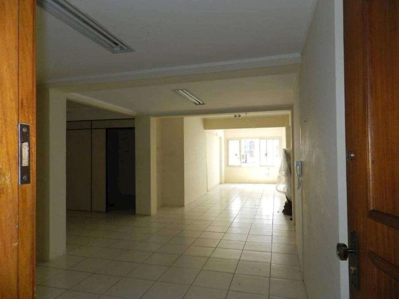 Foto 7 de 28: Comercial em leilão em Porto Alegre - RS — Sala comercial em Independência - Porto Alegre/RS