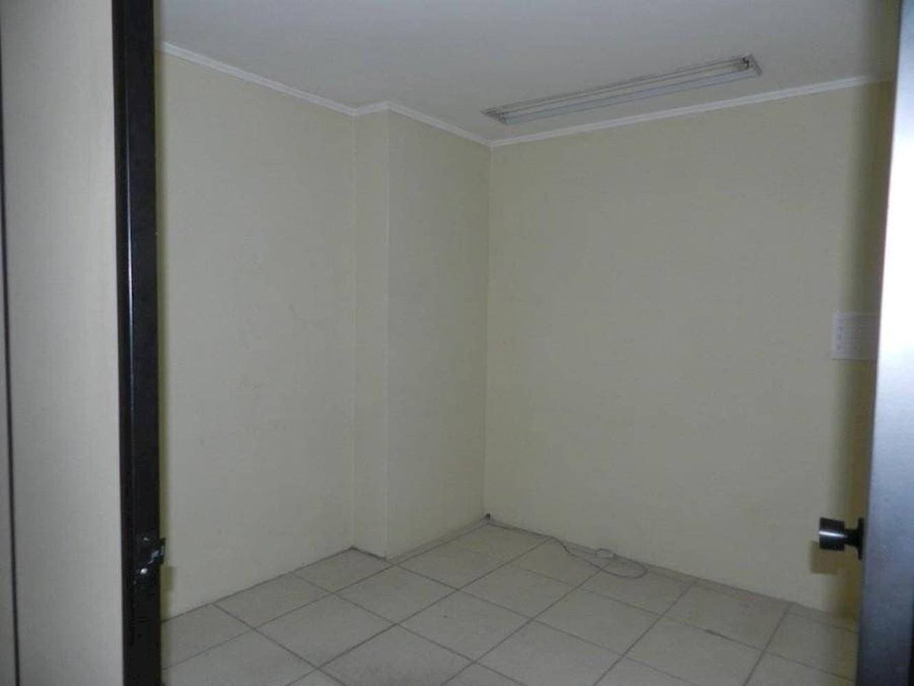Foto 9 de 28: Comercial em leilão em Porto Alegre - RS — Sala comercial em Independência - Porto Alegre/RS