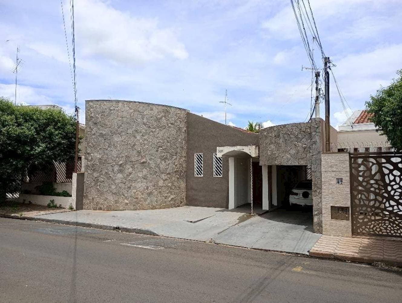 Foto 2 de 31: Casa em leilão em Fernandópolis - SP — Casa no Jardim Santa Helena em Fernandópolis/SP
