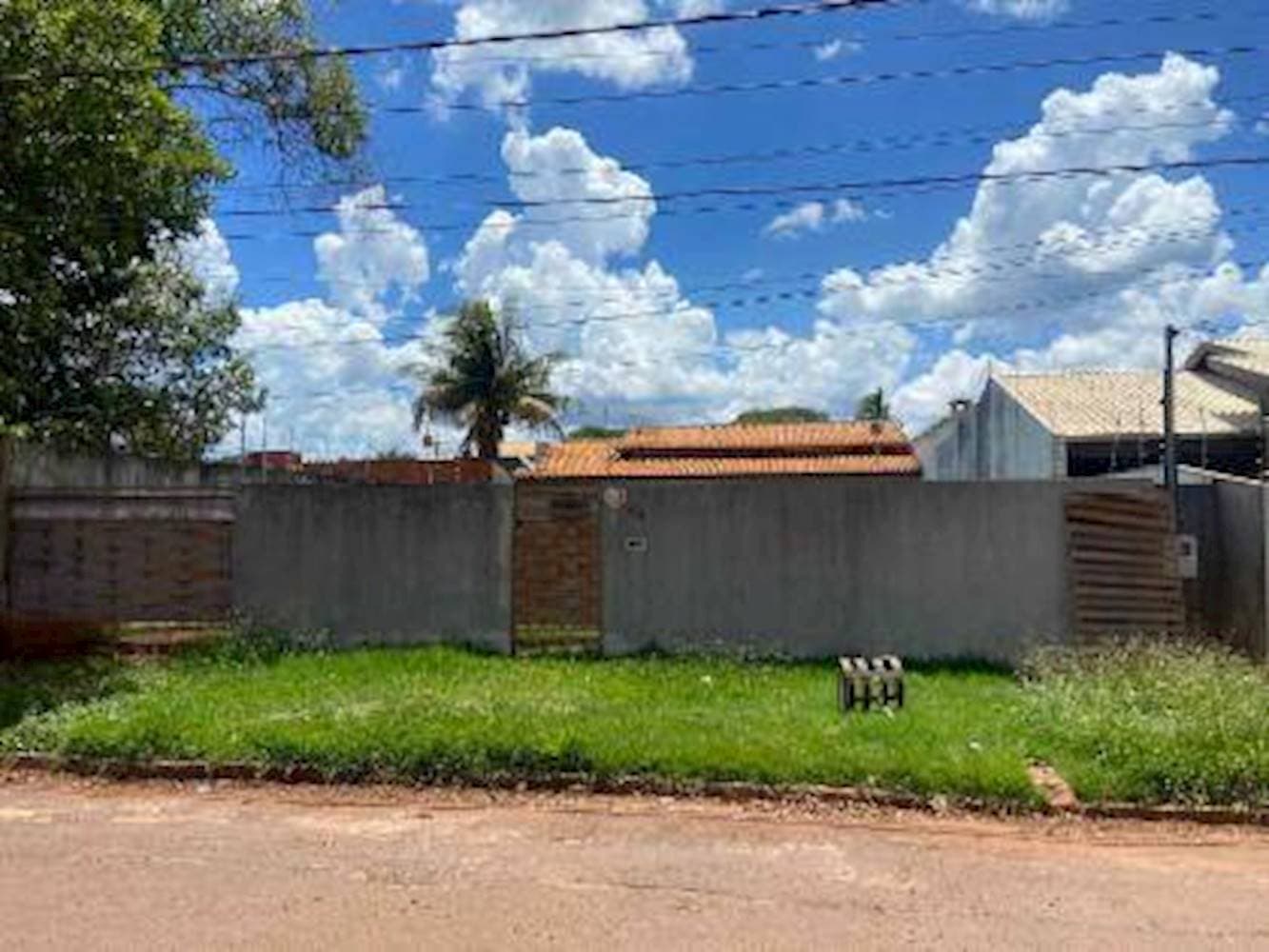 Foto 1 de 8: Casa em leilão em Sidrolândia - MS — Casa no Centro - Sidrolândia/MS