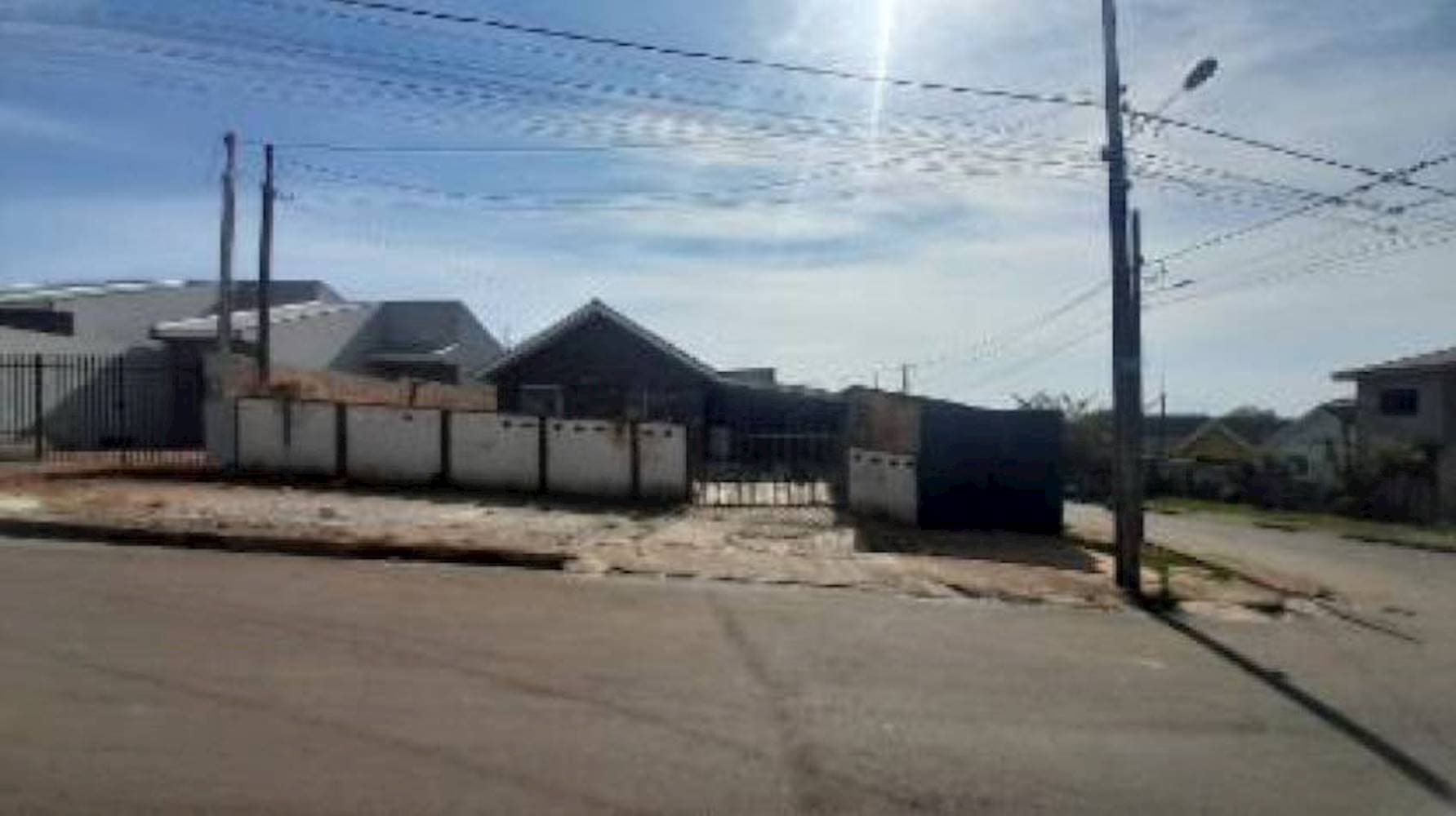 Foto 3 de 3: Casa em leilão em Ponta Grossa - PR — Casa em Piriquitos - Ponta Grossa/PR