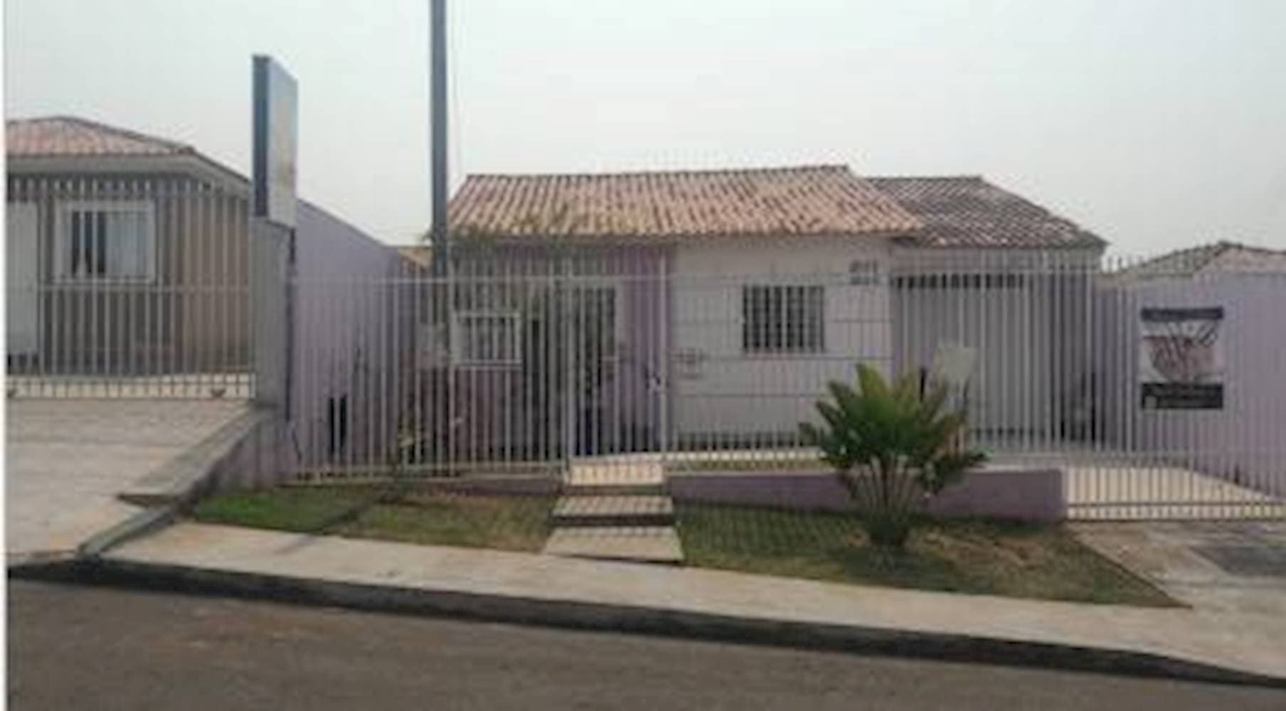 Foto 1 de 3: Casa em leilão em Ponta Grossa - PR — Casa em  Contorno - Ponta Grossa/PR