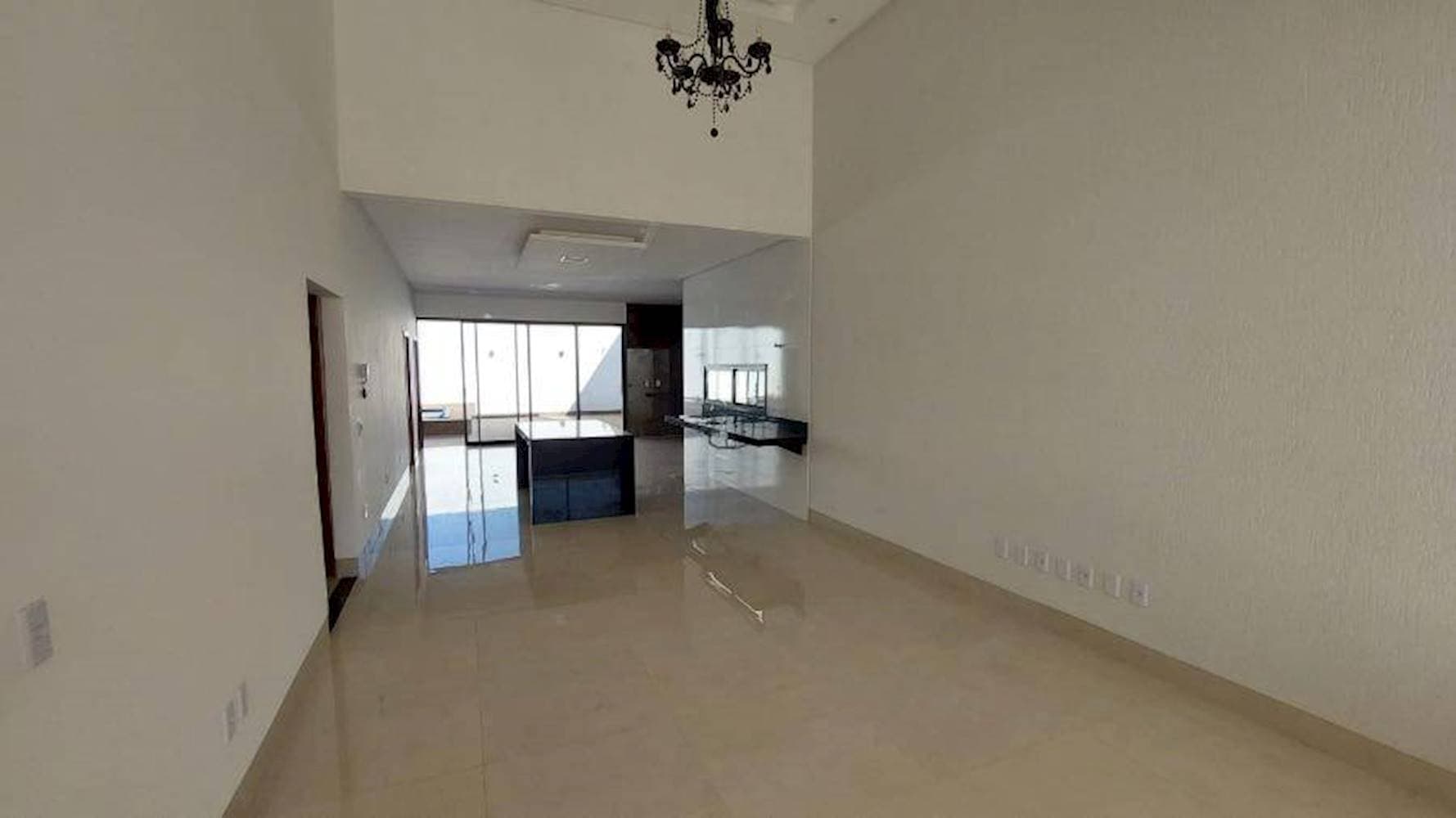 Foto 8 de 17: Casa em leilão em Trindade - GO — Casa no Jardim Primavera - Trindade/GO