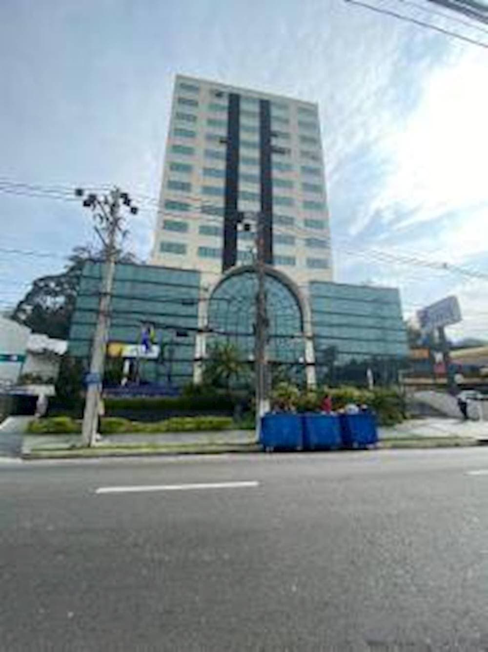 Foto 1 de 4: Comercial em leilão em Santana de Parnaíba - SP — Sala comercial em Alphaville - Santana de Parnaíba/SP