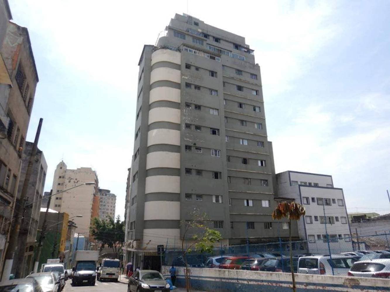 Foto 1 de 14: Apartamento em leilão em São Paulo - SP — Apartamento no "Edifício Sergio" - Sé - São Paulo/SP