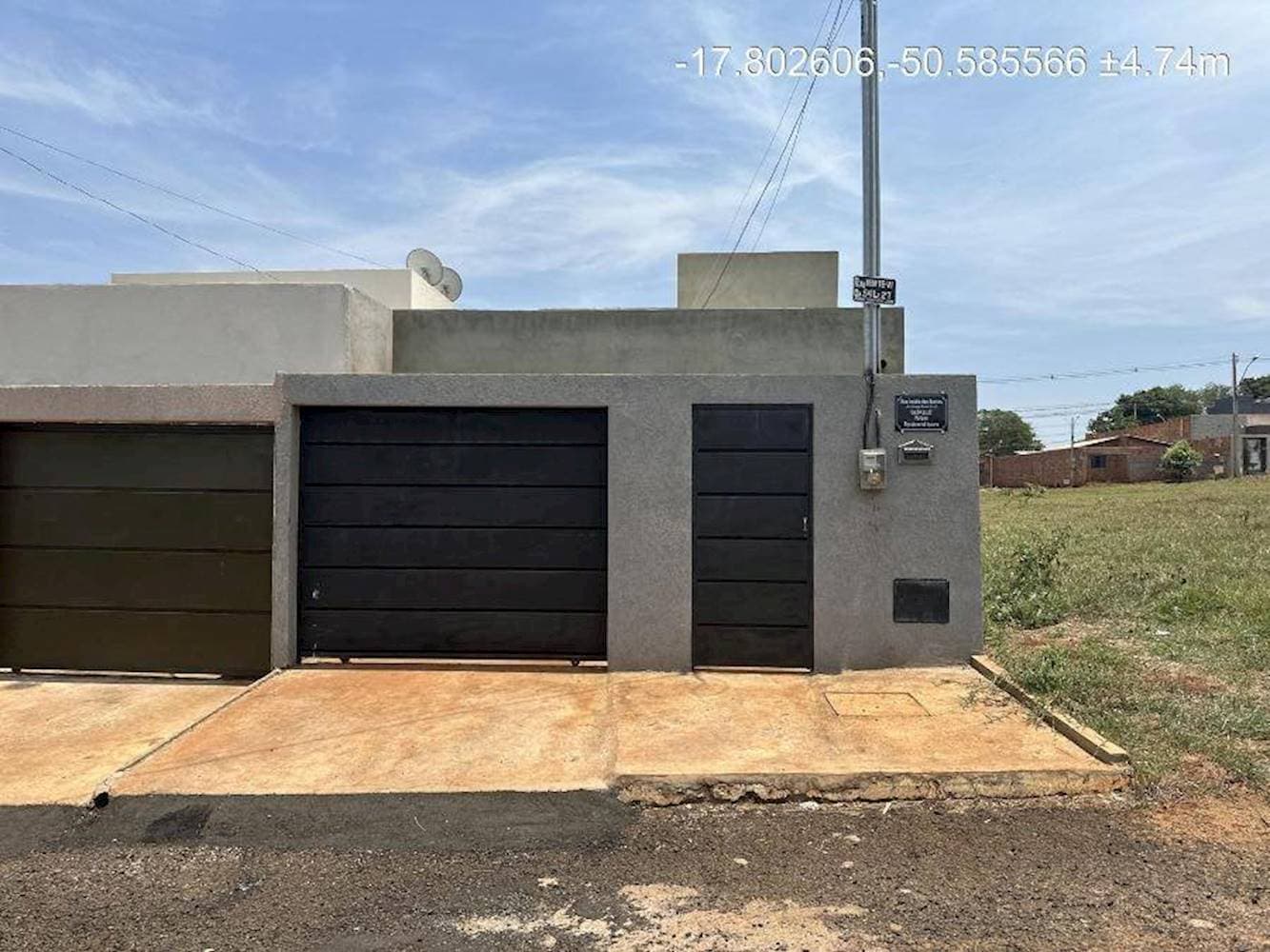 Foto 1 de 15: Casa em leilão em Santa Helena de Goiás - GO — Casa no Parque Isaura em Santa Helena de Goiás/GO