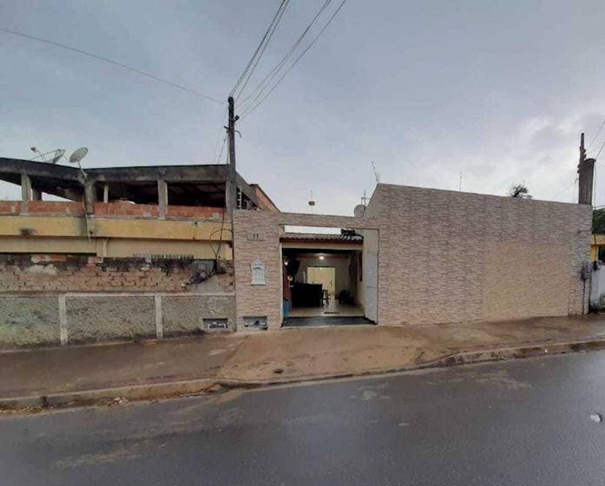 Foto 1 de 20: Casa em leilão em Campos dos Goytacazes - RJ — Casa no Parque Guarus - Campos dos Goytacazes/RJ