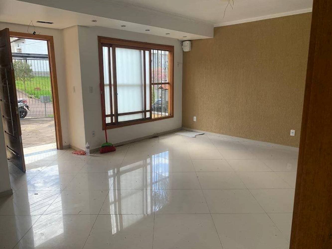 Foto 5 de 15: Casa em leilão em Porto Alegre - RS — Casa em Aberta dos Morros - Porto Alegre/RS