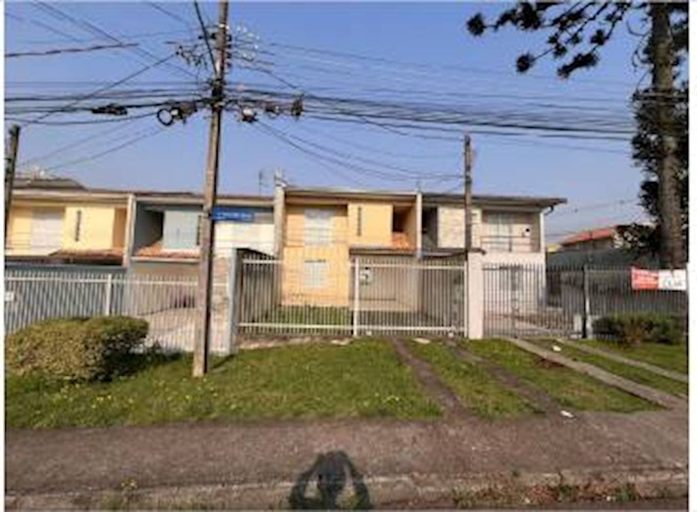Foto 1 de 3: Casa em leilão em Curitiba - PR — Casa de condomínio em Alto - Curitiba/PR