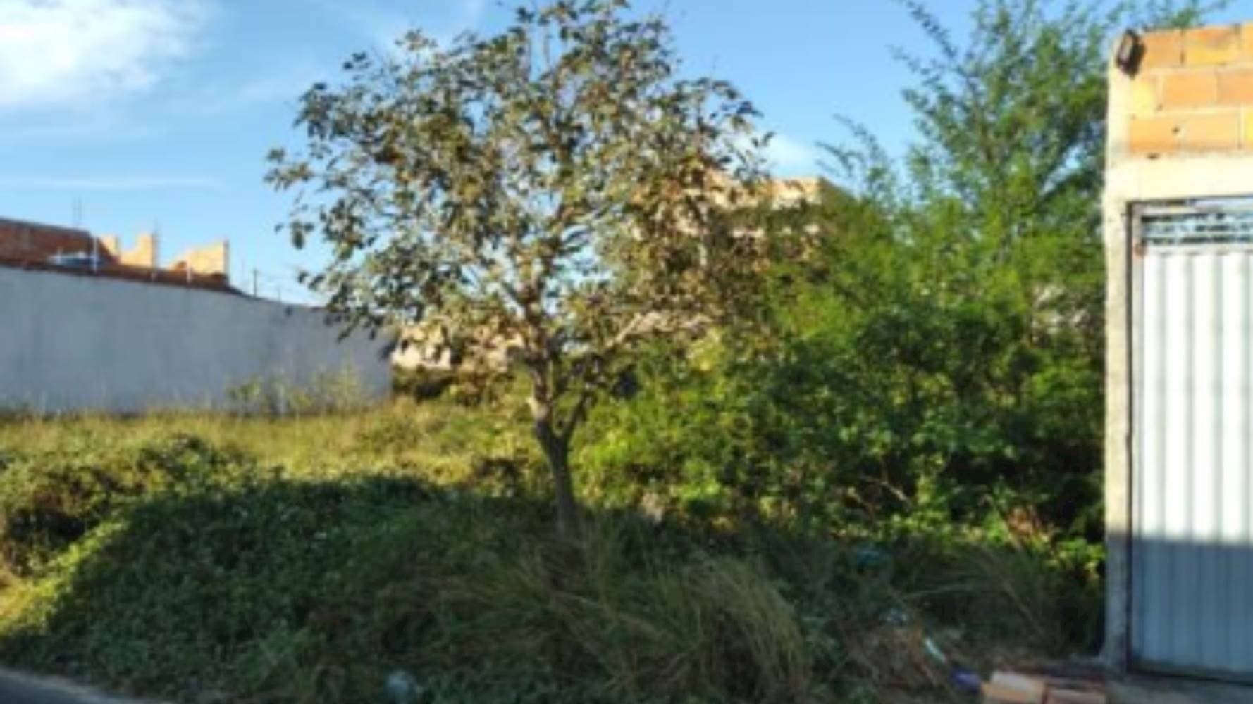Foto 1 de 3: Terreno em leilão em Feira de Santana - BA — Terreno no Loteamento Vivari Feira de Santana - Registro - Feira de Santana/BA
