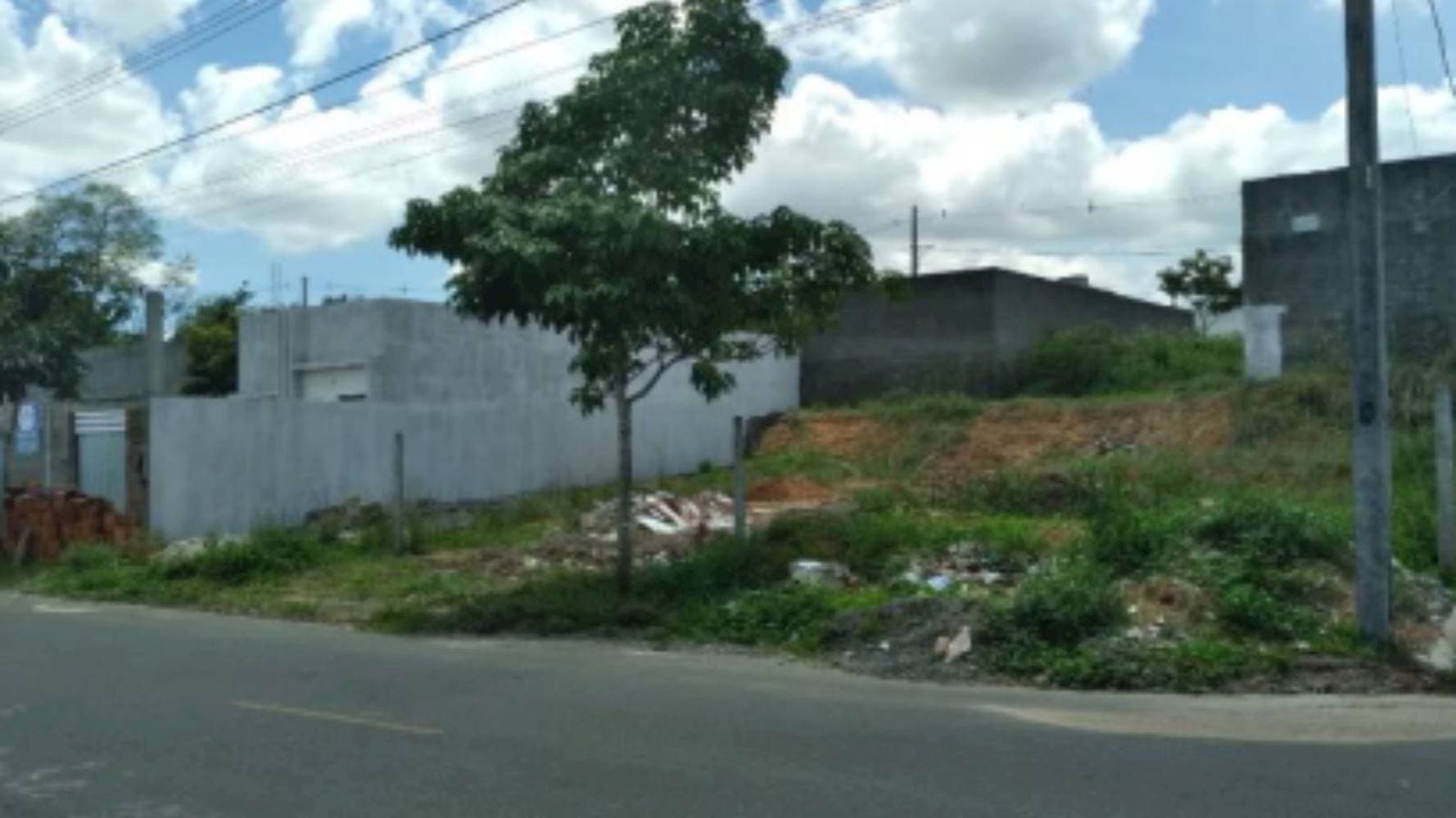 Foto 1 de 5: Terreno em leilão em Feira de Santana - BA — Terreno no Loteamento Vivari Feira de Santana - Registro - Feira de Santana/BA
