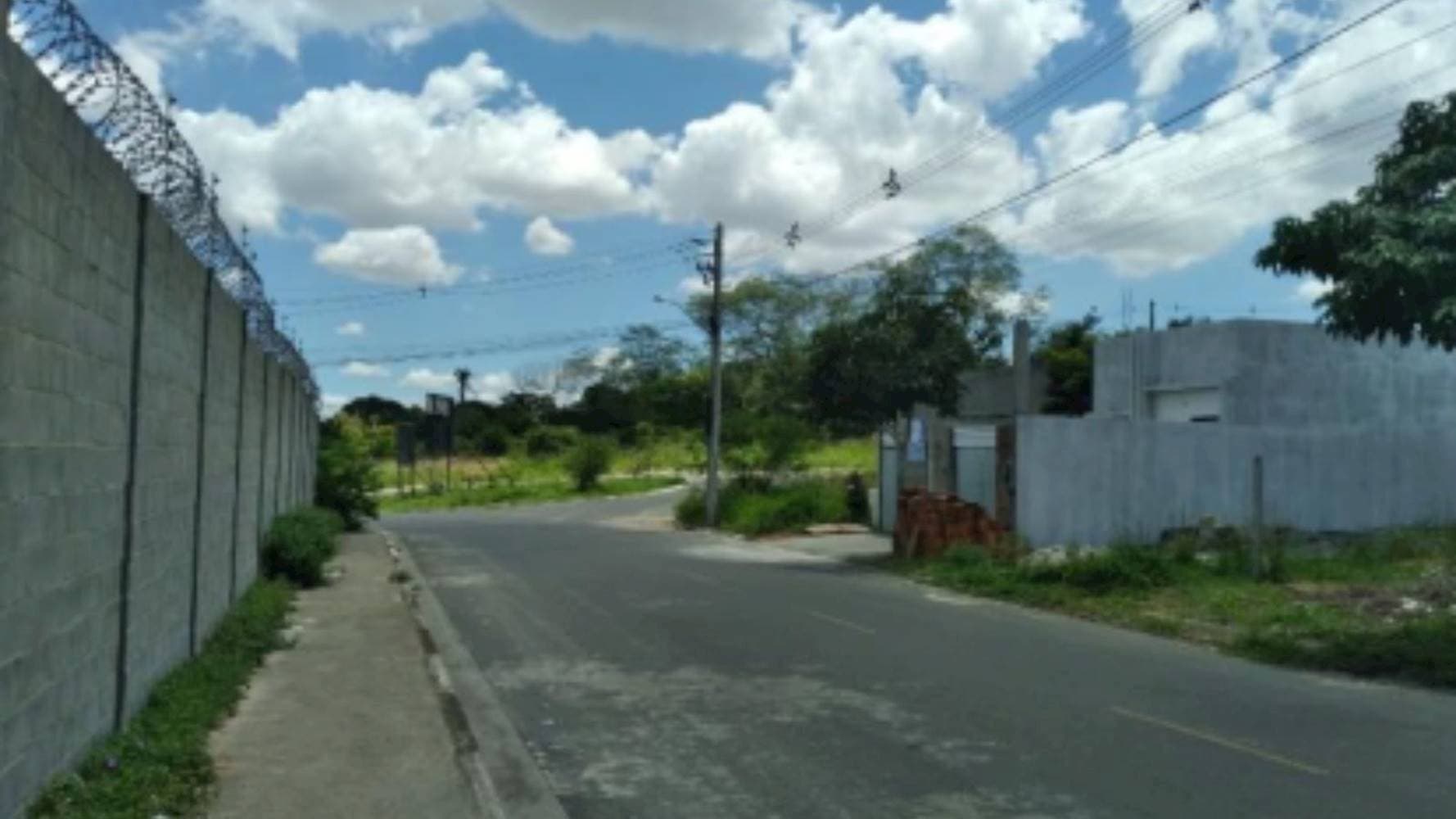 Foto 5 de 5: Terreno em leilão em Feira de Santana - BA — Terreno no Loteamento Vivari Feira de Santana - Registro - Feira de Santana/BA