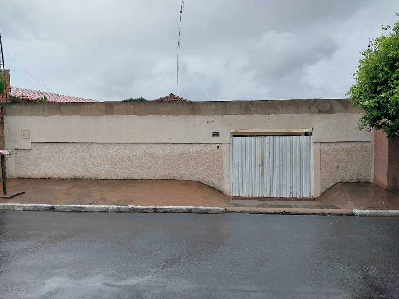 Foto 1 de 17: Casa em leilão em Bariri - SP — Casa no Jardim Industrial I - Bariri/SP
