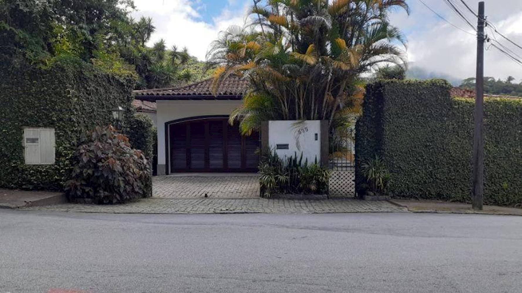 Foto 1 de 15: Casa em leilão em Petrópolis - RJ — Casa em Valparaíso - Petrópolis/RJ