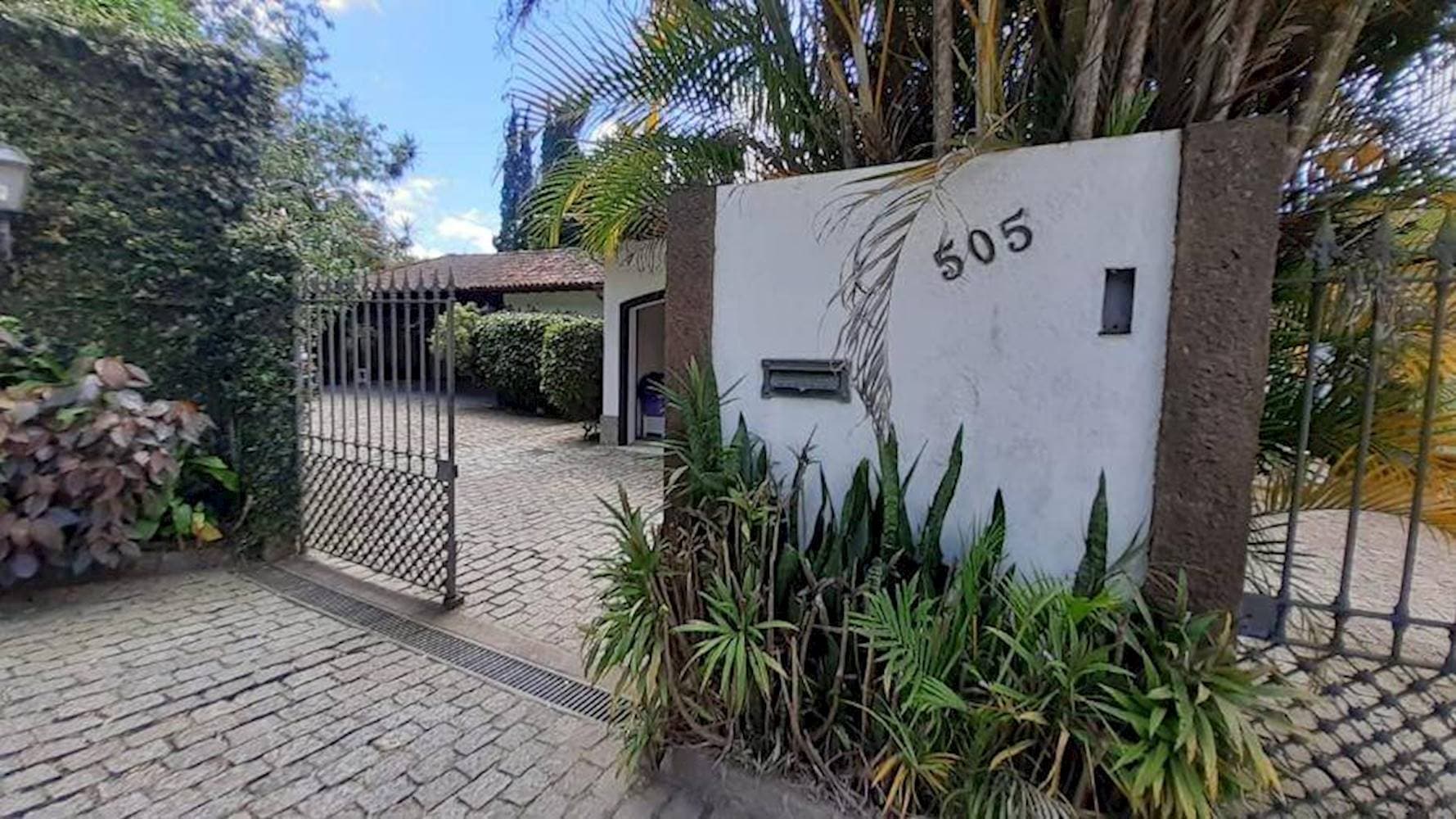 Foto 2 de 15: Casa em leilão em Petrópolis - RJ — Casa em Valparaíso - Petrópolis/RJ
