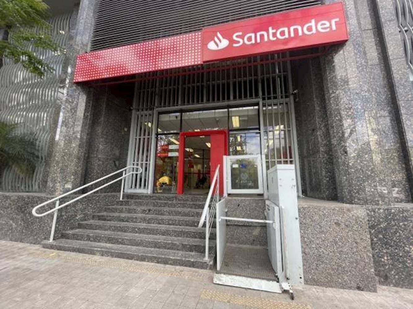 Foto 1 de 11: Comercial em leilão em Pelotas - RS — Salão Comercial no Centro de Pelotas/RS