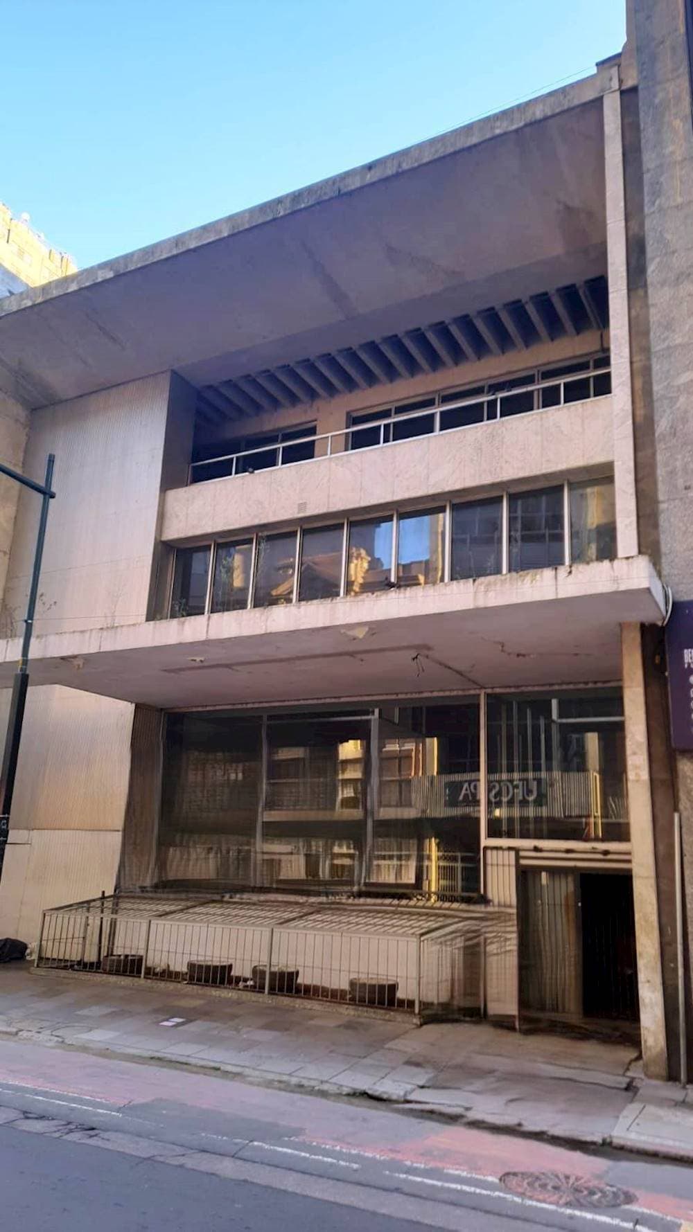 Foto 1 de 14: Comercial em leilão em Porto Alegre - RS — Imóvel Comercial no Centro Histórico de Porto Alegre/RS