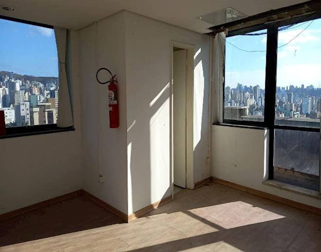 Foto 6 de 17: Comercial em leilão em Belo Horizonte - MG — Sala Comercial em Cruzeiro - Belo Horizonte/MG