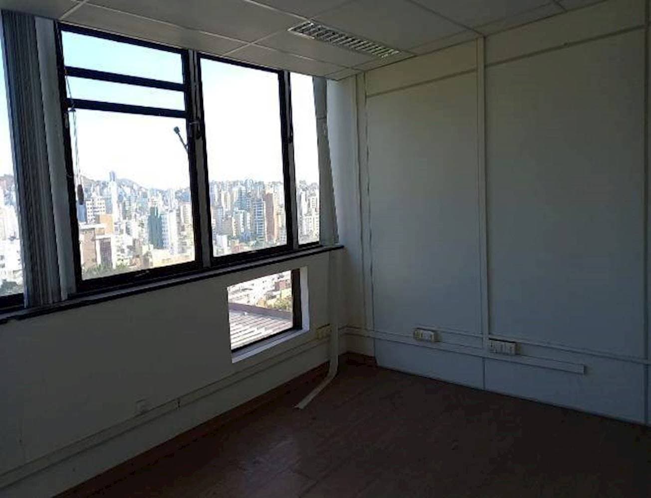 Foto 10 de 17: Comercial em leilão em Belo Horizonte - MG — Sala Comercial em Cruzeiro - Belo Horizonte/MG