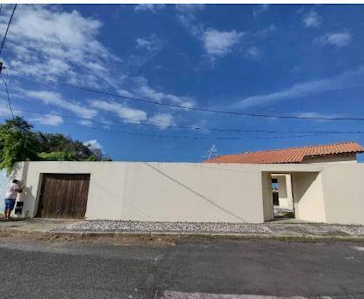 Foto 1 de 24: Casa em leilão em Salvador - BA — Casa em Itapuã - Salvador/BA